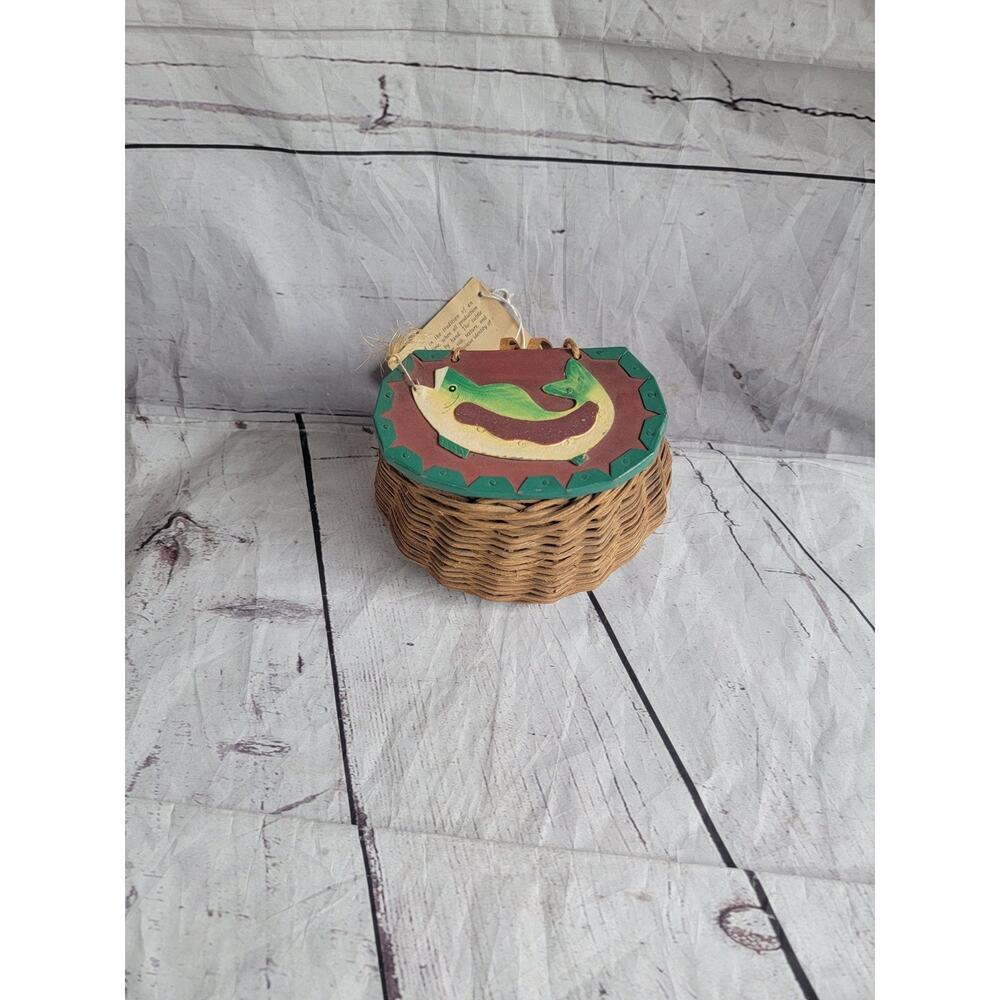 Midwest Of Cannon Falls Hand Woven Fishing Basket W/ Carved Wooden Fish Cover